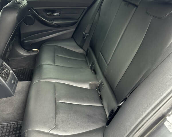 Серый БМВ 3 Серия, объемом двигателя 2 л и пробегом 223 тыс. км за 12500 $, фото 11 на Automoto.ua