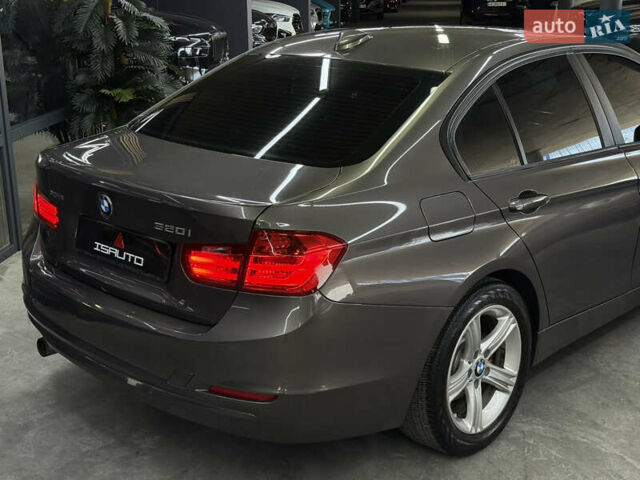 Серый БМВ 3 Серия, объемом двигателя 2 л и пробегом 99 тыс. км за 13900 $, фото 15 на Automoto.ua