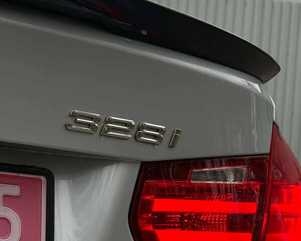 Серый БМВ 3 Серия, объемом двигателя 2 л и пробегом 225 тыс. км за 12600 $, фото 12 на Automoto.ua