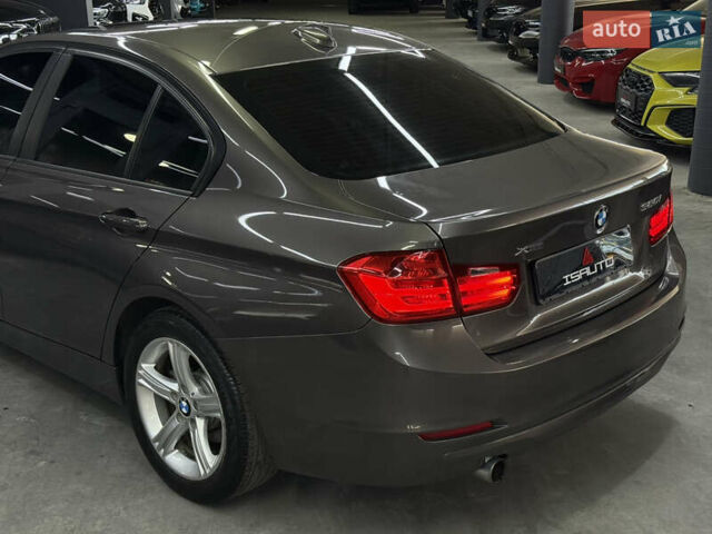 Серый БМВ 3 Серия, объемом двигателя 2 л и пробегом 99 тыс. км за 13900 $, фото 11 на Automoto.ua