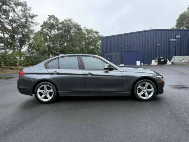 Серый БМВ 3 Серия, объемом двигателя 2 л и пробегом 84 тыс. км за 9000 $, фото 7 на Automoto.ua