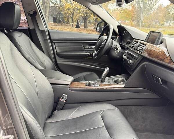 Серый БМВ 3 Серия, объемом двигателя 2 л и пробегом 203 тыс. км за 12000 $, фото 10 на Automoto.ua