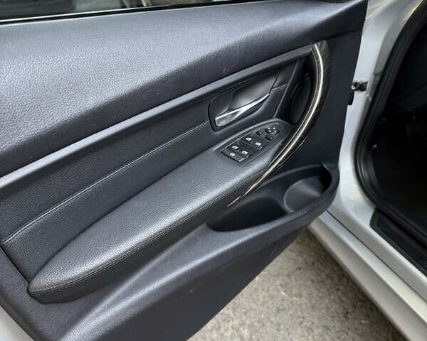 Серый БМВ 3 Серия, объемом двигателя 2 л и пробегом 105 тыс. км за 15000 $, фото 6 на Automoto.ua