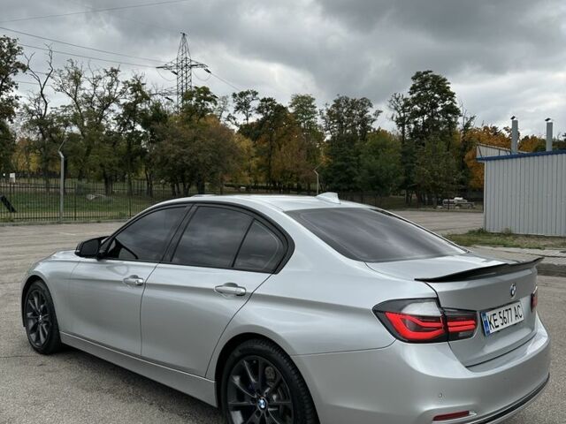 БМВ 3 Серия 2015 в Днепре (Днепропетровске) на Automoto.ua Серый БМВ 3 Серия, объемом двигателя 2 л и пробегом 153 тыс. км за 11550 $, фото 3 на Automoto.ua