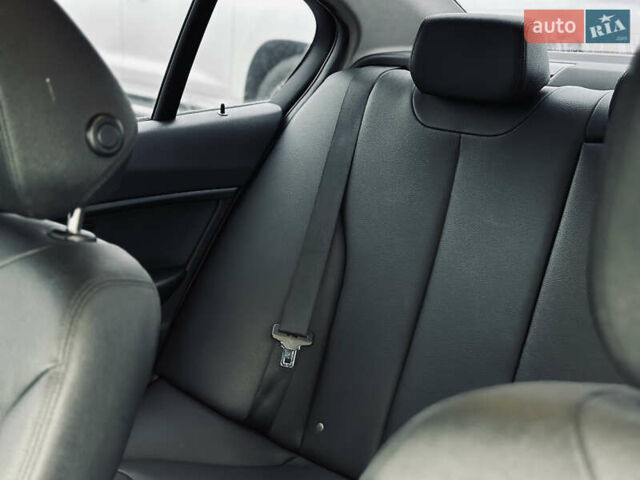 Серый БМВ 3 Серия, объемом двигателя 2 л и пробегом 187 тыс. км за 12900 $, фото 25 на Automoto.ua