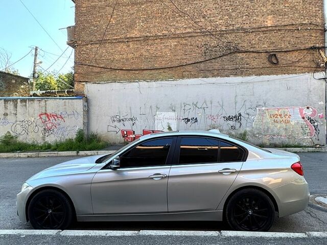 Сірий БМВ 3 Серія, об'ємом двигуна 2 л та пробігом 113 тис. км за 11100 $, фото 4 на Automoto.ua