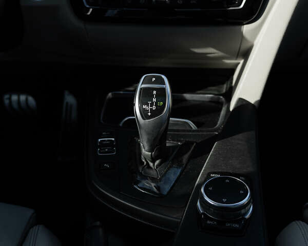 Серый БМВ 3 Серия, объемом двигателя 3 л и пробегом 142 тыс. км за 21500 $, фото 13 на Automoto.ua