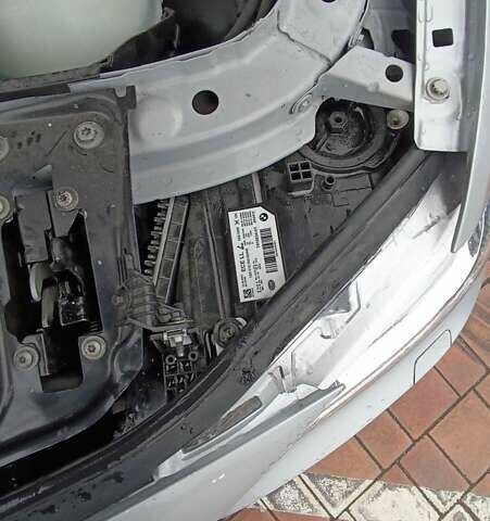 Серый БМВ 3 Серия, объемом двигателя 2 л и пробегом 140 тыс. км за 13900 $, фото 16 на Automoto.ua