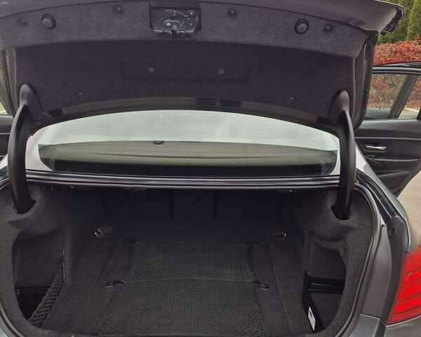 Серый БМВ 3 Серия, объемом двигателя 2 л и пробегом 144 тыс. км за 15500 $, фото 13 на Automoto.ua