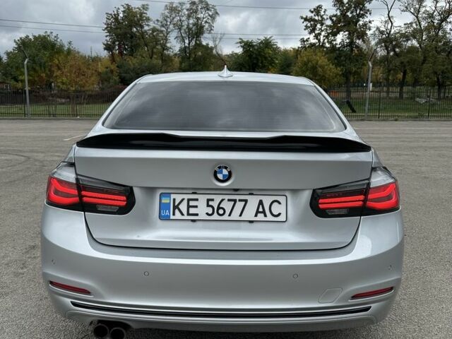 БМВ 3 Серия 2015 в Днепре (Днепропетровске) на Automoto.ua Серый БМВ 3 Серия, объемом двигателя 2 л и пробегом 153 тыс. км за 11550 $, фото 2 на Automoto.ua
