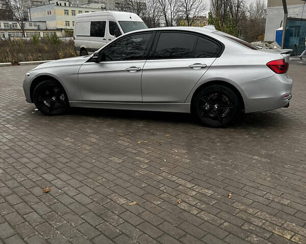 Серый БМВ 3 Серия, объемом двигателя 2 л и пробегом 217 тыс. км за 15000 $, фото 7 на Automoto.ua