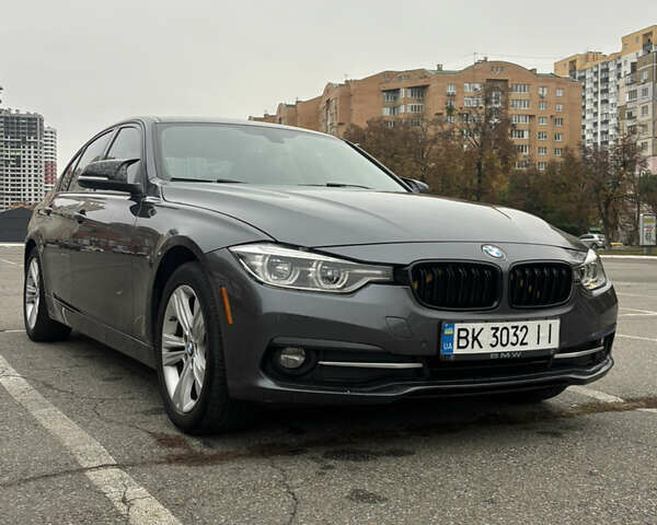 Серый БМВ 3 Серия, объемом двигателя 2 л и пробегом 229 тыс. км за 16400 $, фото 2 на Automoto.ua