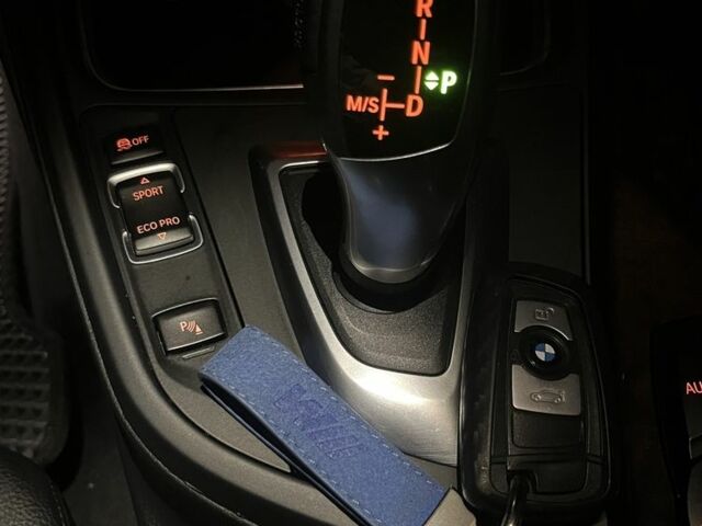 Серый БМВ 3 Серия, объемом двигателя 2 л и пробегом 40 тыс. км за 17200 $, фото 9 на Automoto.ua