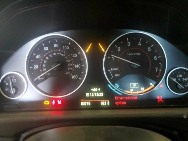 Серый БМВ 3 Серия, объемом двигателя 3 л и пробегом 50 тыс. км за 3000 $, фото 8 на Automoto.ua