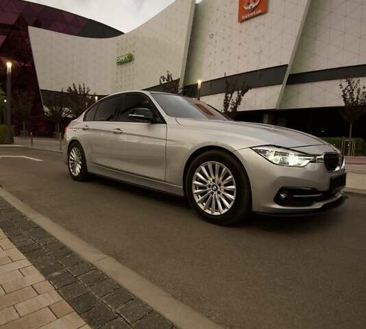 Серый БМВ 3 Серия, объемом двигателя 2 л и пробегом 115 тыс. км за 15999 $, фото 3 на Automoto.ua