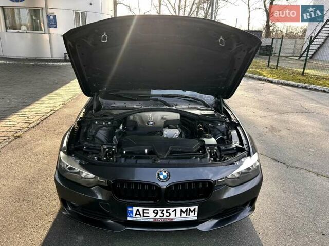 Серый БМВ 3 Серия, объемом двигателя 2 л и пробегом 145 тыс. км за 12800 $, фото 8 на Automoto.ua