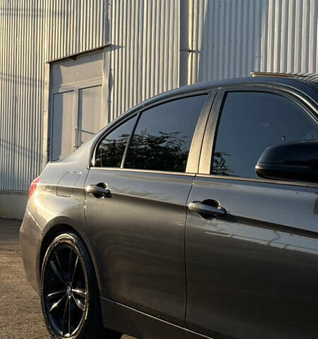 Сірий БМВ 3 Серія, об'ємом двигуна 2 л та пробігом 175 тис. км за 15999 $, фото 12 на Automoto.ua