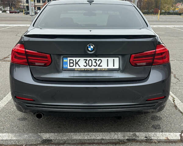 Серый БМВ 3 Серия, объемом двигателя 2 л и пробегом 229 тыс. км за 16400 $, фото 9 на Automoto.ua