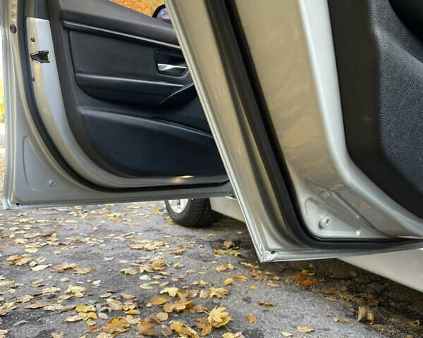 БМВ 3 Серия 2015 в Запорожье на Automoto.ua Серый БМВ 3 Серия, объемом двигателя 2 л и пробегом 165 тыс. км за 12800 $, фото 22 на Automoto.ua