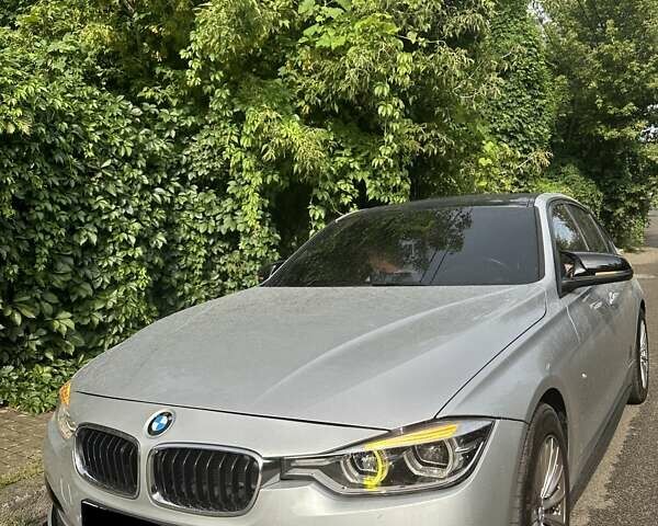 Серый БМВ 3 Серия, объемом двигателя 2 л и пробегом 115 тыс. км за 15999 $, фото 1 на Automoto.ua