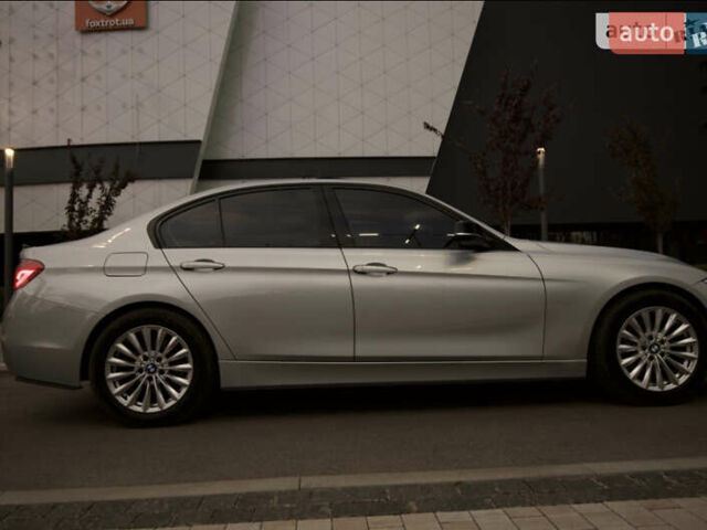 Серый БМВ 3 Серия, объемом двигателя 2 л и пробегом 115 тыс. км за 15999 $, фото 4 на Automoto.ua