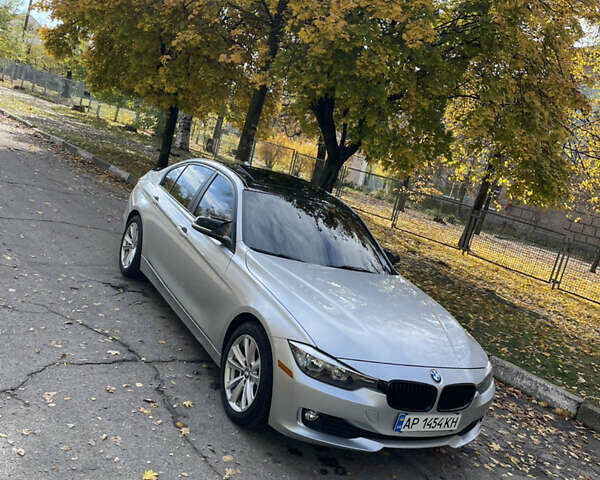 БМВ 3 Серия 2015 в Запорожье на Automoto.ua Серый БМВ 3 Серия, объемом двигателя 2 л и пробегом 165 тыс. км за 12800 $, фото 4 на Automoto.ua