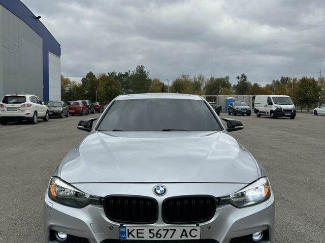 БМВ 3 Серия 2015 в Днепре (Днепропетровске) на Automoto.ua Серый БМВ 3 Серия, объемом двигателя 2 л и пробегом 153 тыс. км за 11550 $, фото 5 на Automoto.ua