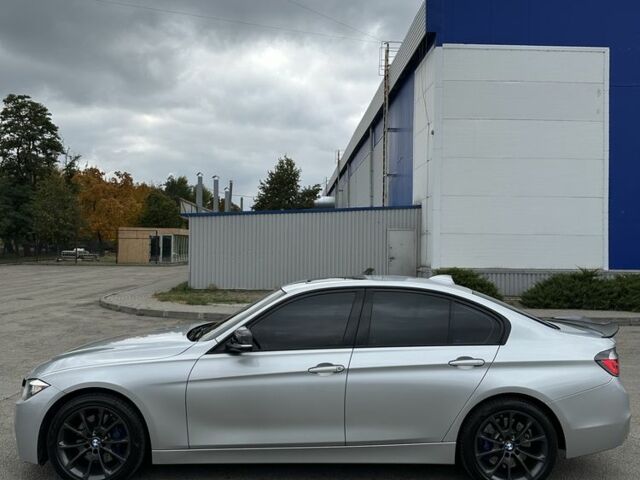 БМВ 3 Серия 2015 в Днепре (Днепропетровске) на Automoto.ua Серый БМВ 3 Серия, объемом двигателя 2 л и пробегом 153 тыс. км за 11550 $, фото 4 на Automoto.ua