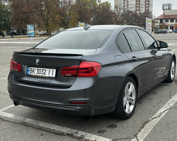 Серый БМВ 3 Серия, объемом двигателя 2 л и пробегом 229 тыс. км за 16400 $, фото 8 на Automoto.ua