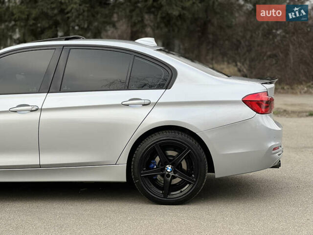Серый БМВ 3 Серия, объемом двигателя 2 л и пробегом 217 тыс. км за 14999 $, фото 5 на Automoto.ua