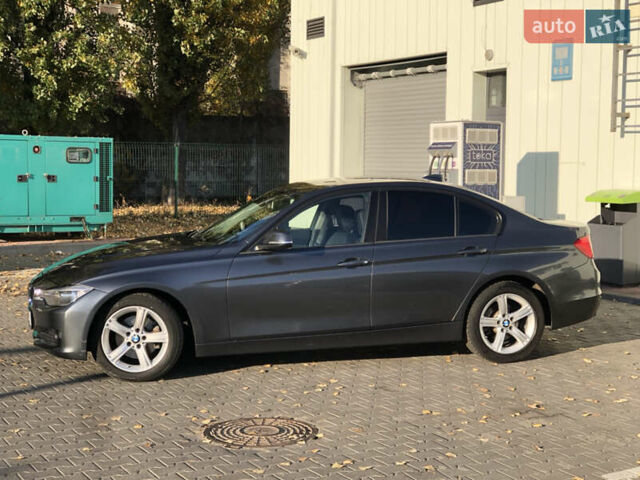 Серый БМВ 3 Серия, объемом двигателя 2 л и пробегом 123 тыс. км за 15000 $, фото 7 на Automoto.ua