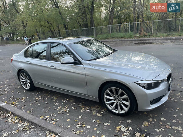 Серый БМВ 3 Серия, объемом двигателя 2 л и пробегом 97 тыс. км за 15500 $, фото 3 на Automoto.ua