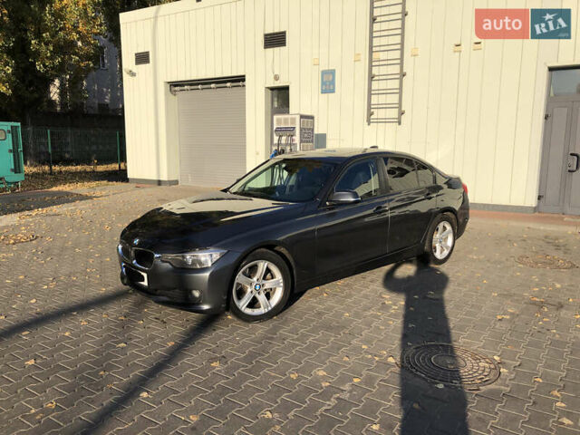 Серый БМВ 3 Серия, объемом двигателя 2 л и пробегом 123 тыс. км за 15000 $, фото 3 на Automoto.ua