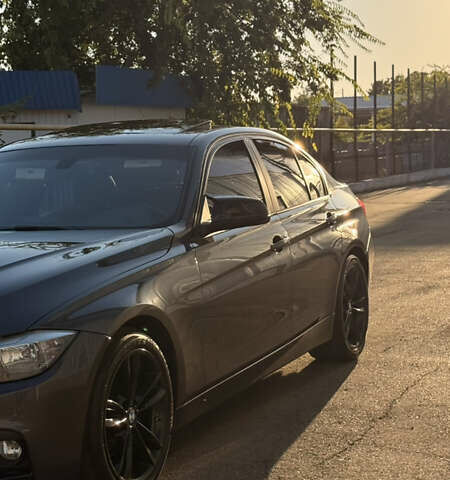 Сірий БМВ 3 Серія, об'ємом двигуна 2 л та пробігом 175 тис. км за 15999 $, фото 10 на Automoto.ua