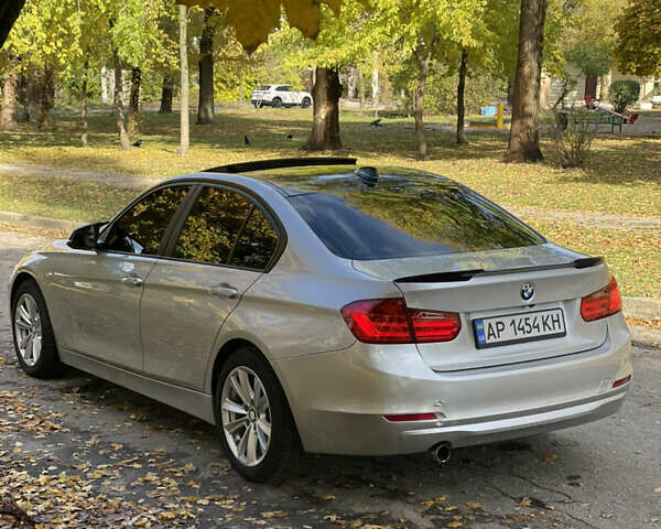 БМВ 3 Серия 2015 в Запорожье на Automoto.ua Серый БМВ 3 Серия, объемом двигателя 2 л и пробегом 165 тыс. км за 12800 $, фото 14 на Automoto.ua