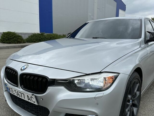 БМВ 3 Серия 2015 в Днепре (Днепропетровске) на Automoto.ua Серый БМВ 3 Серия, объемом двигателя 2 л и пробегом 153 тыс. км за 11550 $, фото 9 на Automoto.ua