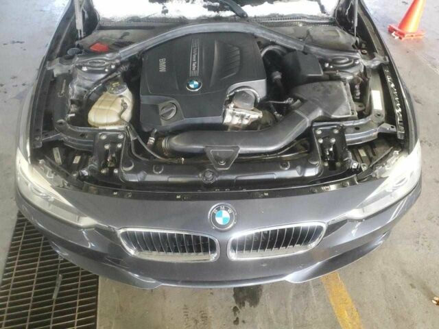 Серый БМВ 3 Серия, объемом двигателя 3 л и пробегом 50 тыс. км за 3000 $, фото 10 на Automoto.ua