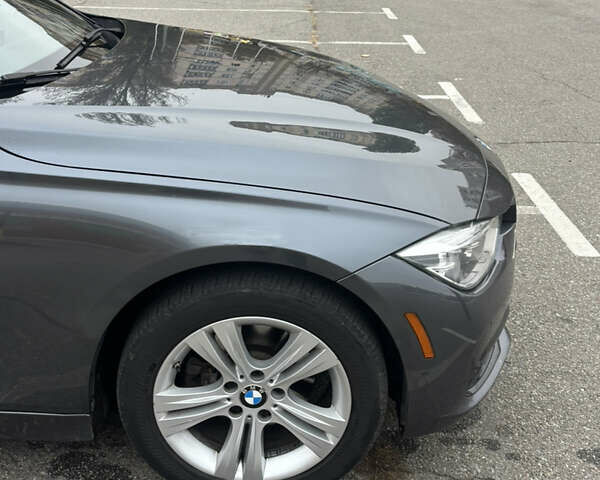 Серый БМВ 3 Серия, объемом двигателя 2 л и пробегом 229 тыс. км за 16400 $, фото 4 на Automoto.ua