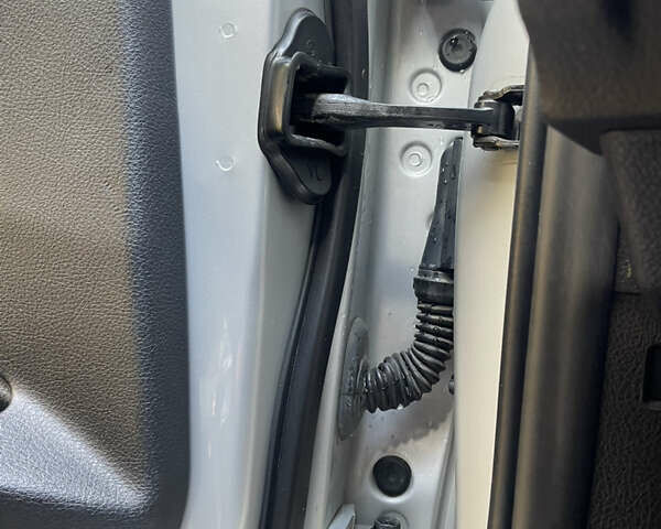 БМВ 3 Серия 2015 в Запорожье на Automoto.ua Серый БМВ 3 Серия, объемом двигателя 2 л и пробегом 165 тыс. км за 12800 $, фото 18 на Automoto.ua