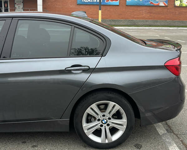 Серый БМВ 3 Серия, объемом двигателя 2 л и пробегом 229 тыс. км за 16400 $, фото 11 на Automoto.ua