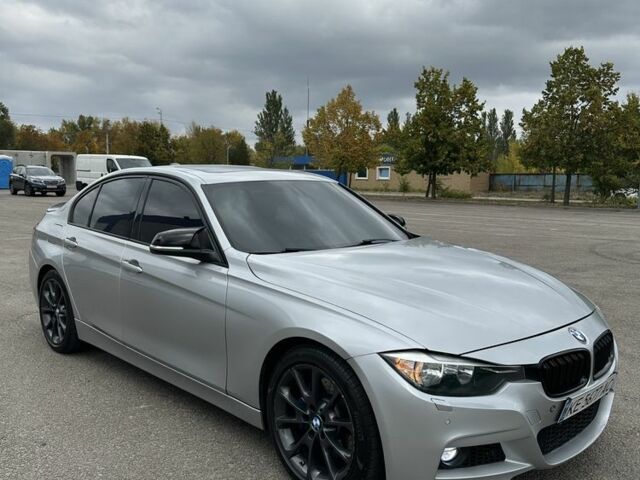 БМВ 3 Серия 2015 в Днепре (Днепропетровске) на Automoto.ua Серый БМВ 3 Серия, объемом двигателя 2 л и пробегом 153 тыс. км за 11550 $, фото 6 на Automoto.ua