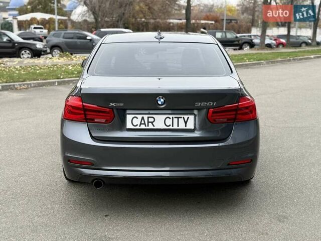 Серый БМВ 3 Серия, объемом двигателя 2 л и пробегом 88 тыс. км за 15500 $, фото 5 на Automoto.ua