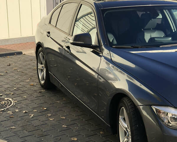 Серый БМВ 3 Серия, объемом двигателя 2 л и пробегом 123 тыс. км за 15000 $, фото 15 на Automoto.ua