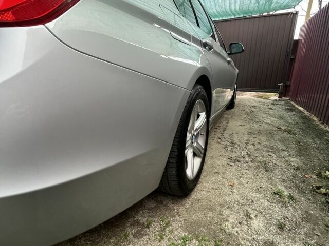 Серый БМВ 3 Серия, объемом двигателя 2 л и пробегом 40 тыс. км за 17200 $, фото 4 на Automoto.ua