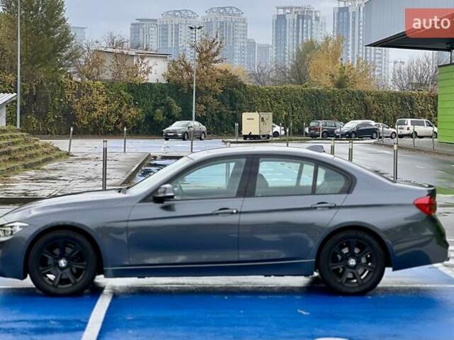БМВ 3 Серия 2016 в Киеве на Automoto.ua Серый БМВ 3 Серия, объемом двигателя 2 л и пробегом 101 тыс. км за 19500 $, фото 4 на Automoto.ua
