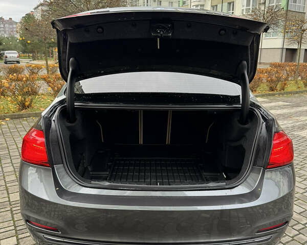 Серый БМВ 3 Серия, объемом двигателя 2 л и пробегом 128 тыс. км за 17500 $, фото 8 на Automoto.ua