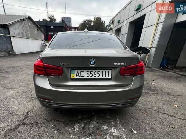 БМВ 3 Серия 2016 в Днепре (Днепропетровске) на Automoto.ua Серый БМВ 3 Серия, объемом двигателя 2 л и пробегом 91 тыс. км за 16800 $, фото 4 на Automoto.ua