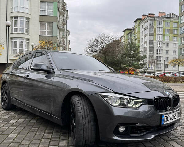 Серый БМВ 3 Серия, объемом двигателя 2 л и пробегом 128 тыс. км за 17500 $, фото 2 на Automoto.ua