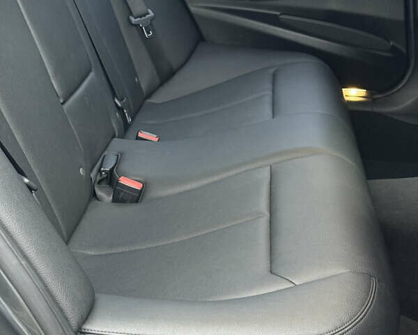 Серый БМВ 3 Серия, объемом двигателя 2 л и пробегом 179 тыс. км за 13500 $, фото 27 на Automoto.ua