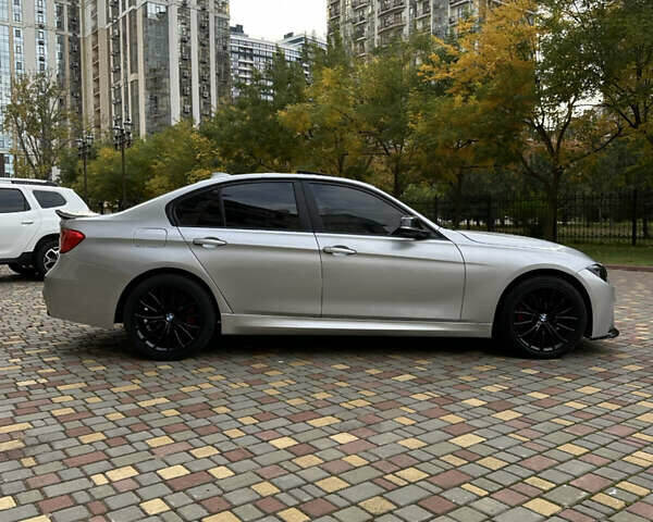 БМВ 3 Серия 2016 в Одессе на Automoto.ua Серый БМВ 3 Серия, объемом двигателя 0 л и пробегом 95 тыс. км за 15000 $, фото 3 на Automoto.ua